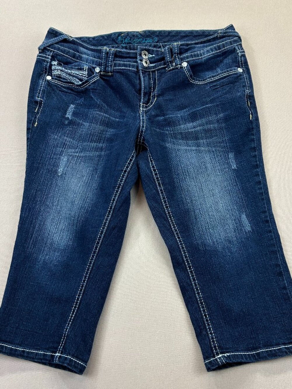 Ariya Jeans Womens Size 9/10 Blue Denim Capris Decorative Embroide Stretch
